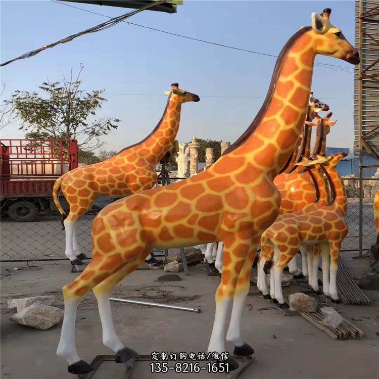 動物園玻璃鋼彩繪仿真動物長頸鹿雕塑（5）