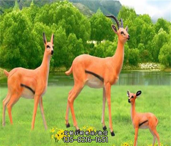  彩色卡通動物玻璃鋼商業廣場擺件定制（1）