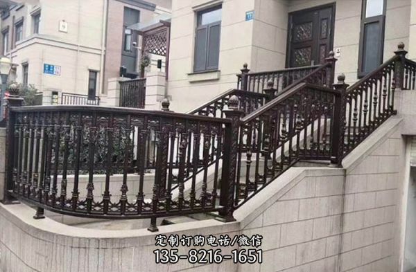 庭院小區(qū)不銹鋼仿銅鐵藝圍欄雕塑（6）