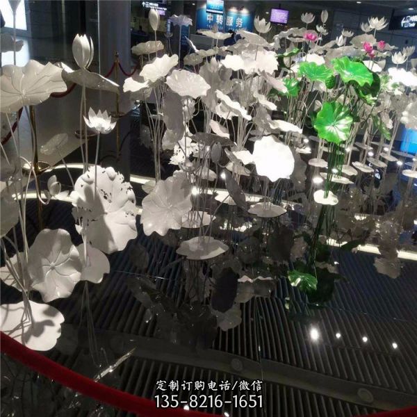 不銹鋼抽象荷花廣場景觀雕塑