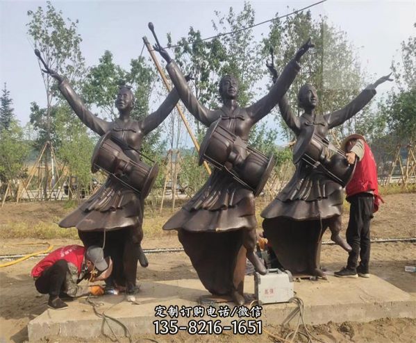 公園廣場草坪擺放鑄銅人物景觀小品雕塑 （4）