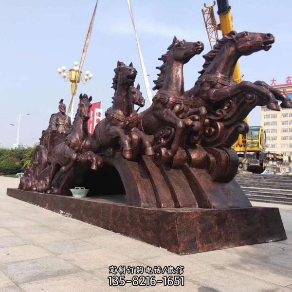 廣場大型玻璃鋼仿銅將士騎馬馬群擺件