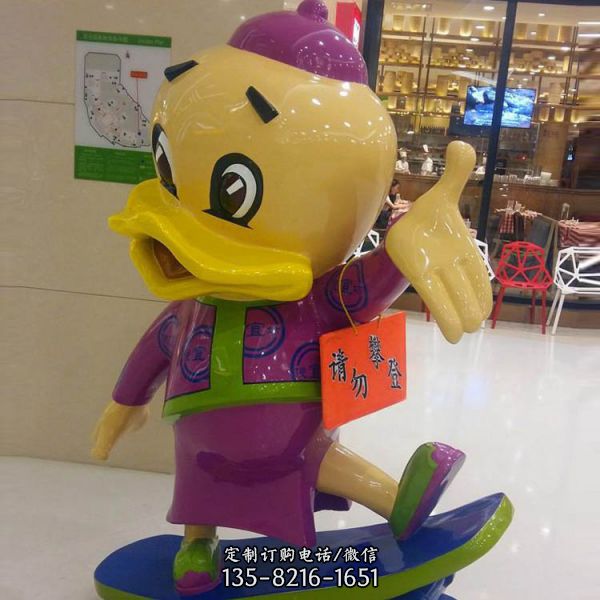 商場品牌IP玻璃鋼卡通雕塑模型 （1）