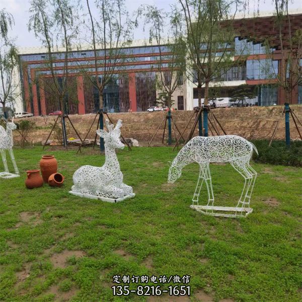 不銹鋼抽象鏤空發光照明梅花鹿雕塑