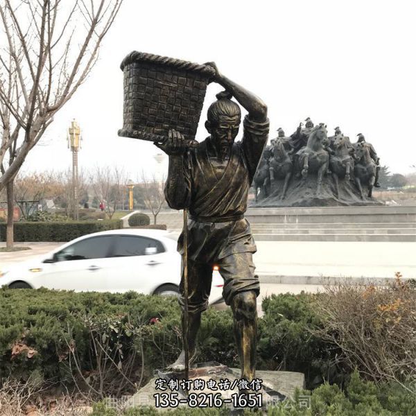 玻璃鋼仿銅農(nóng)耕民俗收糧食人物雕塑（2）
