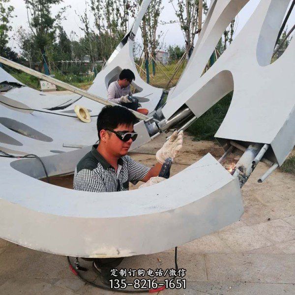 廣場不銹鋼創意抽象海浪景觀雕塑（4）