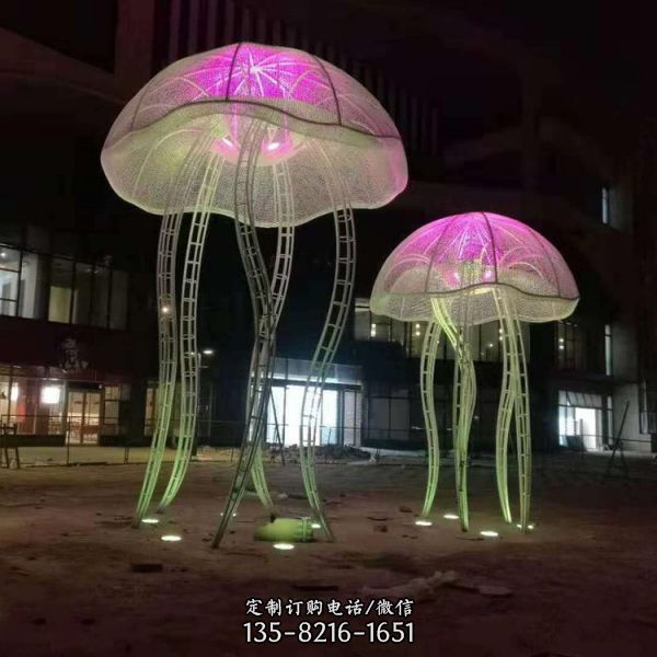 廣場戶外創意不銹鋼；鏤空鐵藝工藝品人物景觀照明雕塑（6）