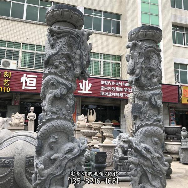 宗祠門前飾青石雕刻龍柱子（2）