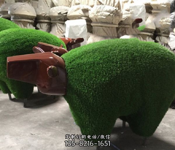 草皮羊玻璃鋼落地肖恩羊雕塑小品（2）