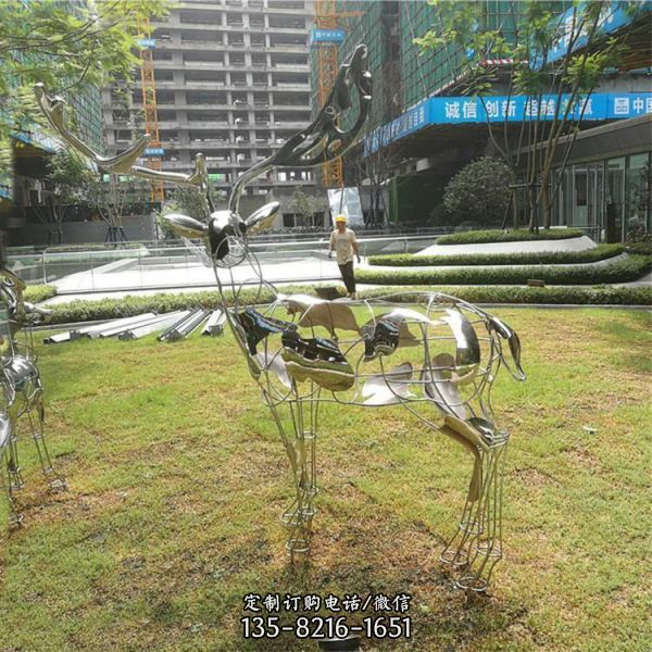 公園草坪動(dòng)物擺件鏤空小鹿不銹鋼雕塑（7）