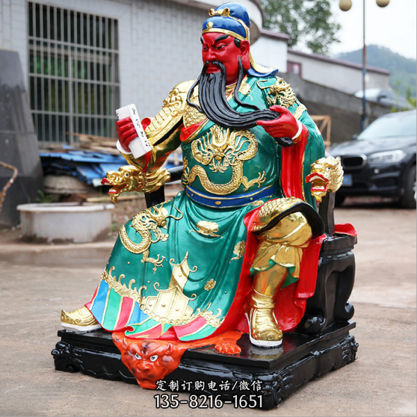 寺廟室內擺放關圣帝君鑄銅神像（5）