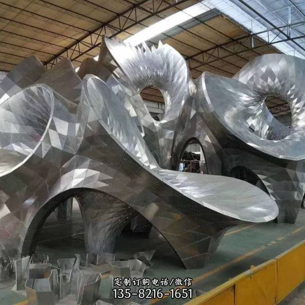 大型不銹鋼創(chuàng)意擺件廣場雕塑（2）