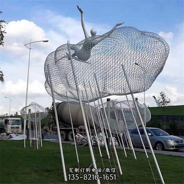 廣場大型不銹鋼鏤空網(wǎng)格祥云擺件