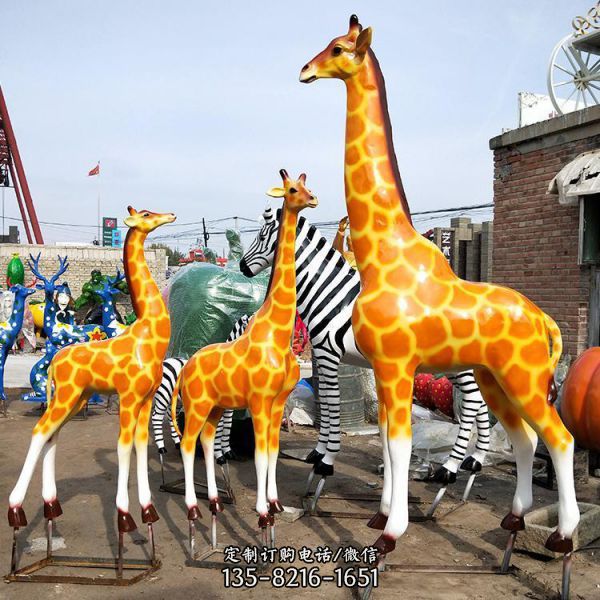 動(dòng)物園玻璃鋼彩繪大型戶外景觀長(zhǎng)頸鹿雕塑（2）
