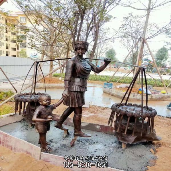 景區(qū)擺放少數(shù)民族人物玻璃鋼仿銅雕塑（1）