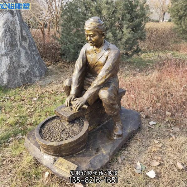 公園廣場擺放玻璃鋼仿銅農(nóng)耕人物雕塑（4）