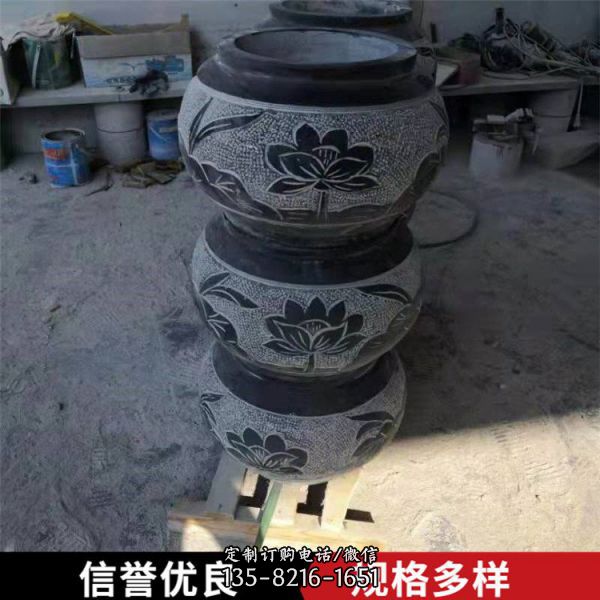 景區庭院擺放仿古青石雕刻門墩石（4）