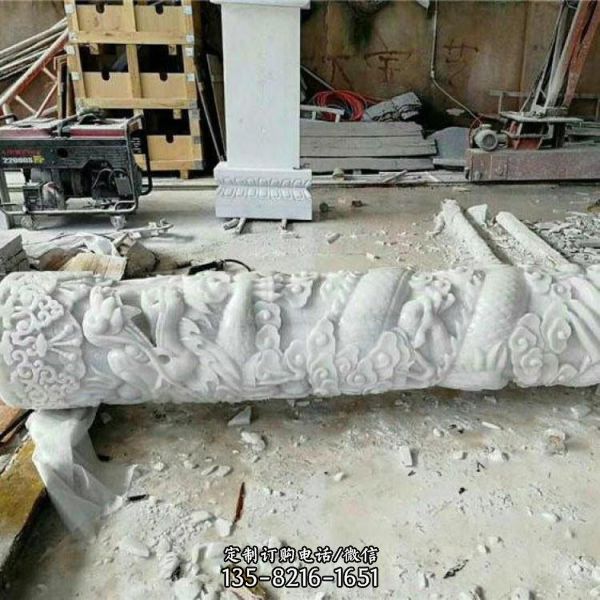 廣場景區(qū)擺放石雕文化龍柱子（5）
