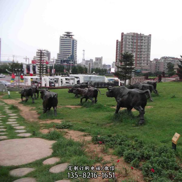 廣場擺件玻璃鋼仿銅華爾街牛雕塑（2）