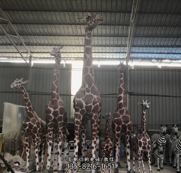玻璃鋼彩繪游樂場卡通動物雕塑（3）