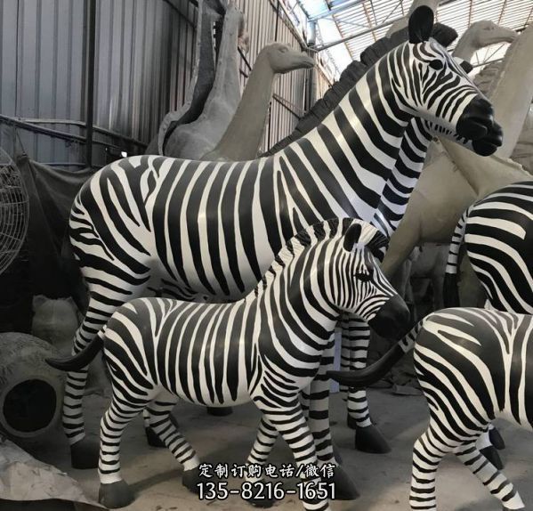 玻璃鋼彩繪游樂場卡通動物雕塑（2）