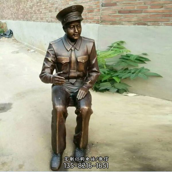 玻璃鋼仿銅警察坐像雕塑