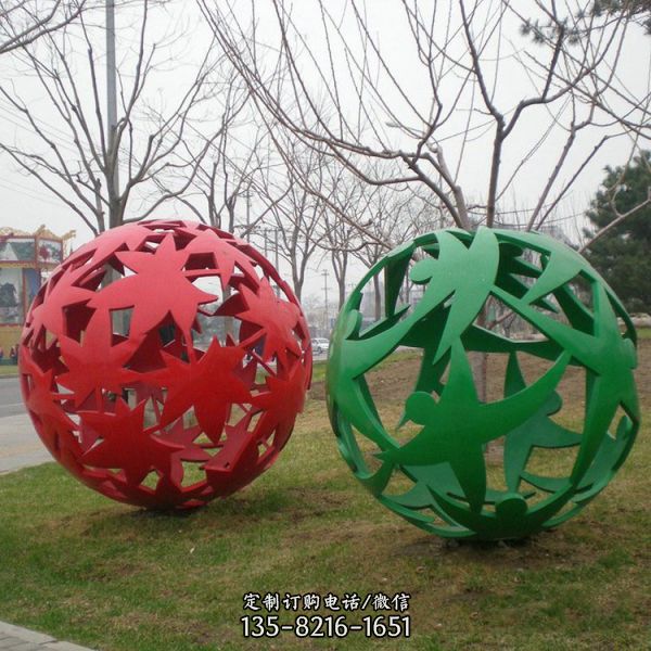 草坪創(chuàng)意裝飾品雕塑不銹鋼鏤空球擺件（1）