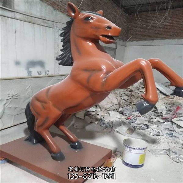 公園綠地景觀擺放玻璃鋼駿馬雕塑（1）