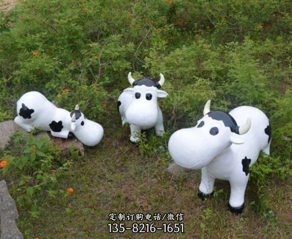  公園景觀綠地戶外玻璃鋼奶牛雕塑（5）