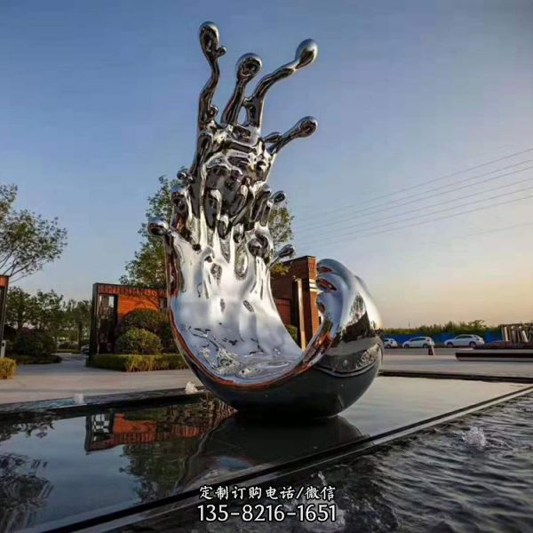 城市售樓部園林景觀陳設(shè)品大型不銹鋼圓環(huán)鏡面抽象藝術(shù)景觀雕塑（3）