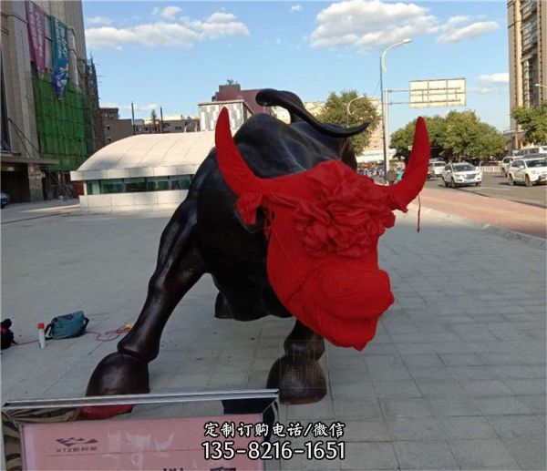 大型廣場(chǎng)街頭擺放玻璃鋼仿銅牛雕塑 （5）