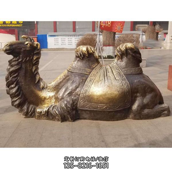  商業(yè)街玻璃鋼沙漠之舟駱駝模型雕塑 （2）