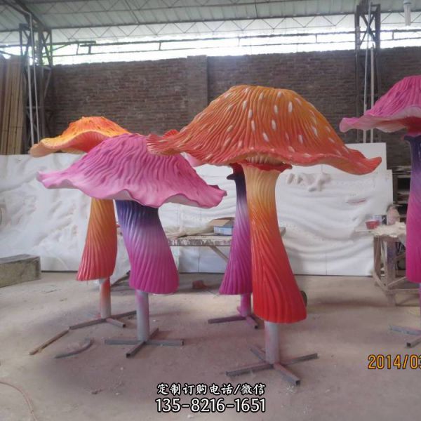 公園裝飾玻璃鋼仿真卡通彩繪蘑菇雕塑（4）