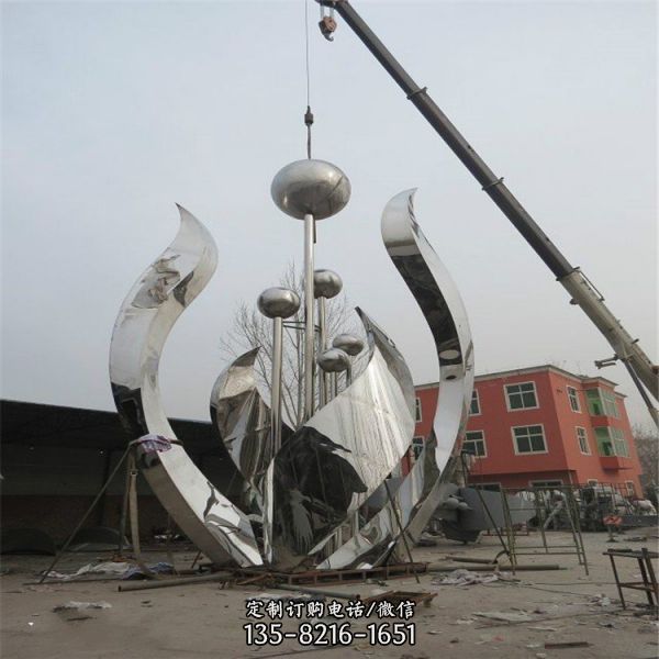 鏡面不銹鋼幾何園林大型花蕊雕塑擺件