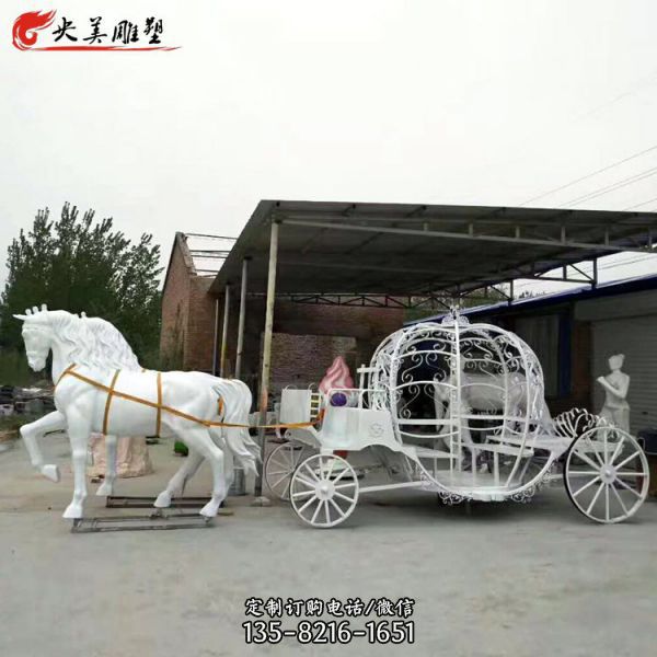 景點小區(qū) 擺放玻璃鋼馬拉不銹鋼鏤空南瓜車雕塑