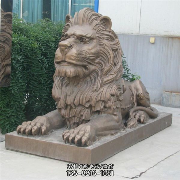 景區酒店門前擺放動物銅獅子雕塑