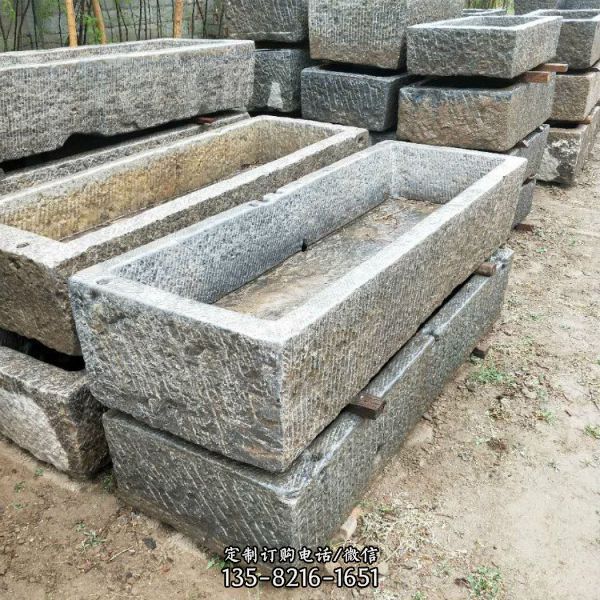 民間庭院裝飾擺放老石槽（1）