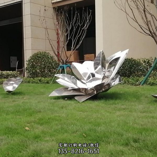 大型不銹鋼荷花小區(qū)售樓部草坪地標(biāo)雕塑（4）