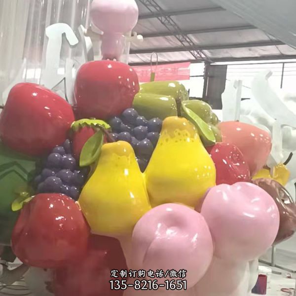 農(nóng)場(chǎng)美陳擺件定制大型戶外玻璃鋼仿真果籃水果雕塑  （6）