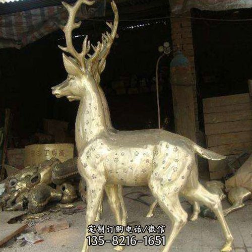 房產(chǎn)售樓部綠地?cái)[放黃銅鑄造梅花鹿動物雕塑美陳小品擺件（1）