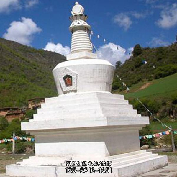 寺廟擺放漢白玉雕刻藏式舍利佛塔