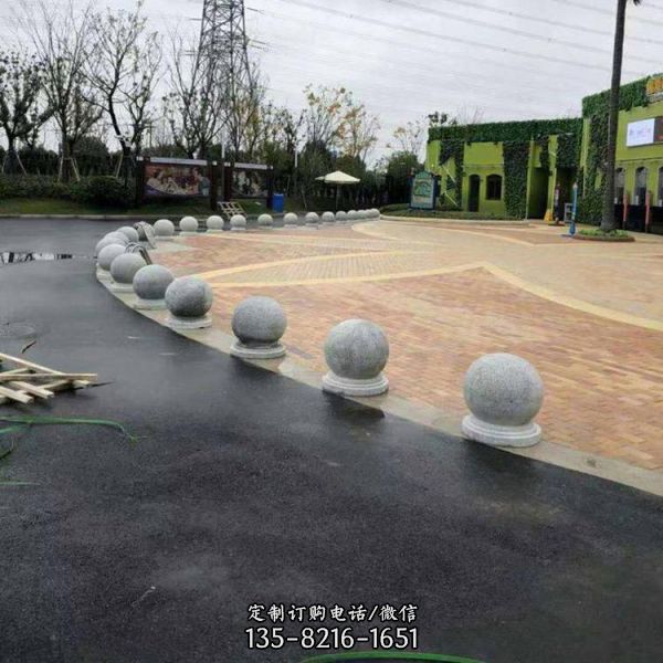 公園學校路口擺放圓形石墩子攔車路障石