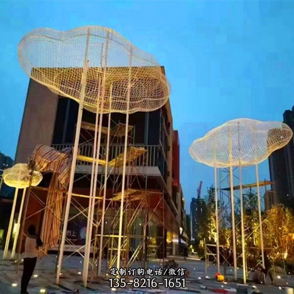 城市廣場創意鏤空漂浮云朵雕塑（1）
