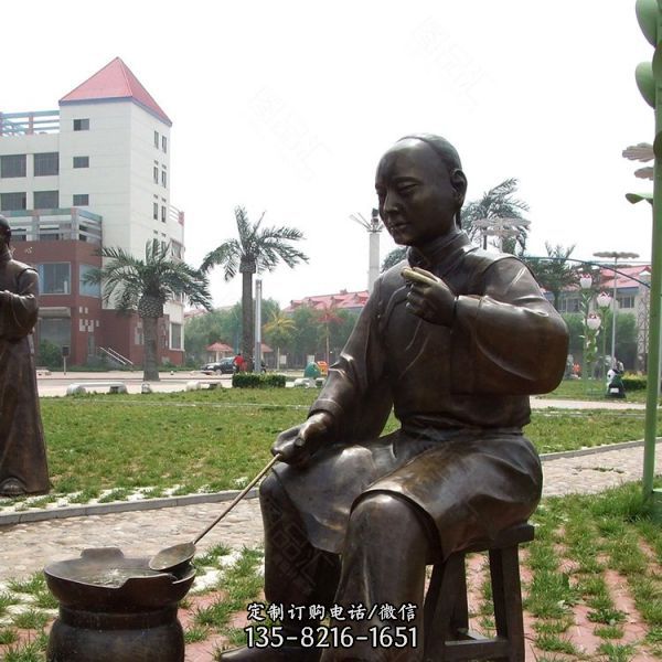 景區(qū)街頭擺放民俗玻璃鋼仿銅小商販雕塑（5）