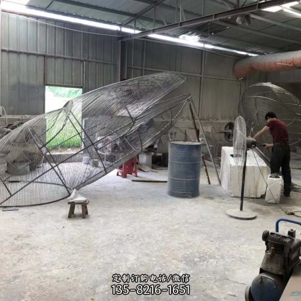不銹鋼鏡面戶外創意鏤空海洋動物魚雕塑（2）