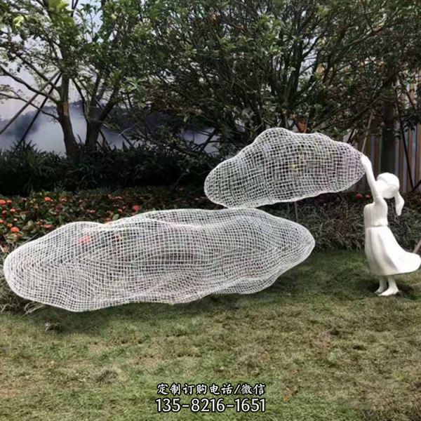 公園綠地擺放不銹鋼網格創意人物景觀雕塑（2）