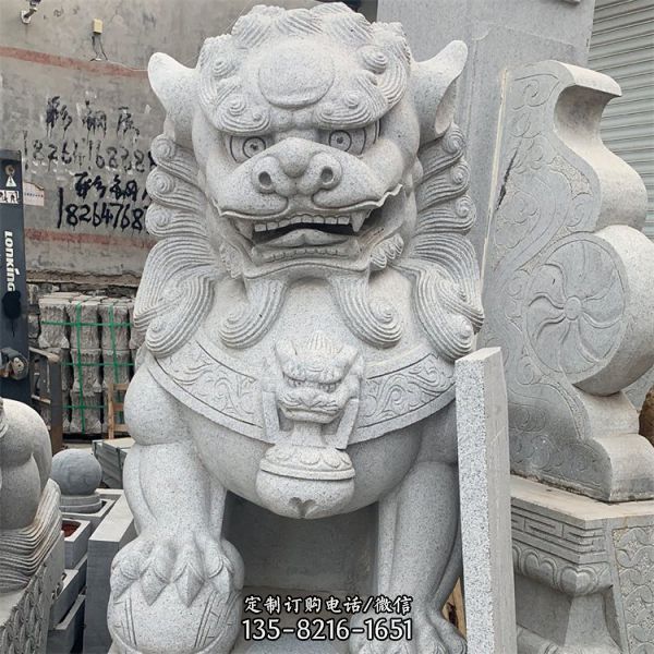 中國傳統花崗巖石雕獅子