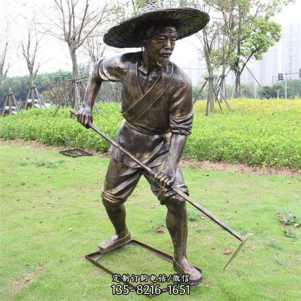 園林農耕文化擺放玻璃鋼仿銅耕地農民人物雕塑