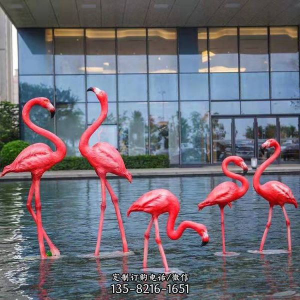 房產(chǎn)草坪擺放玻璃鋼火烈鳥動物雕塑（2）