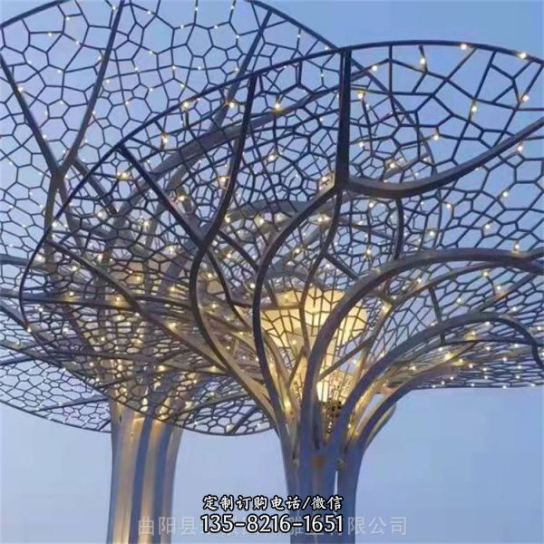 大型不銹鋼鏤空樹發(fā)光景觀廣場園林擺件（3）